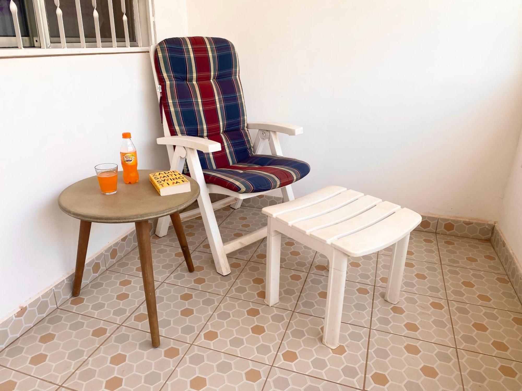 Dabo House Hotel Brufut Екстериор снимка