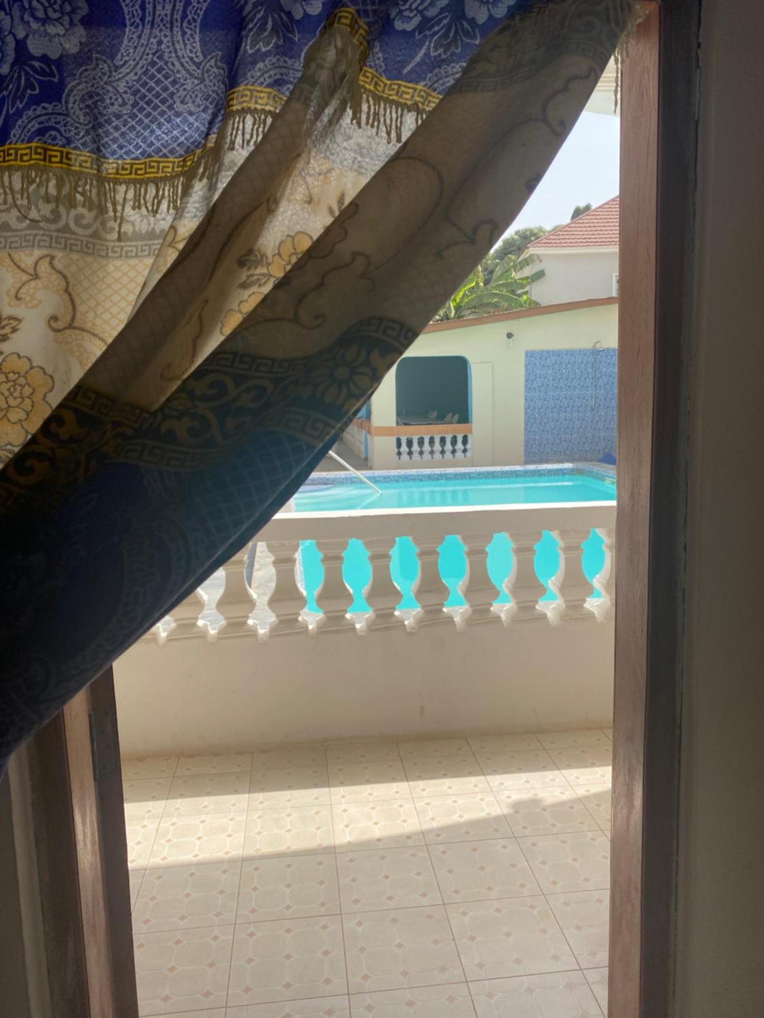 Dabo House Hotel Brufut Екстериор снимка