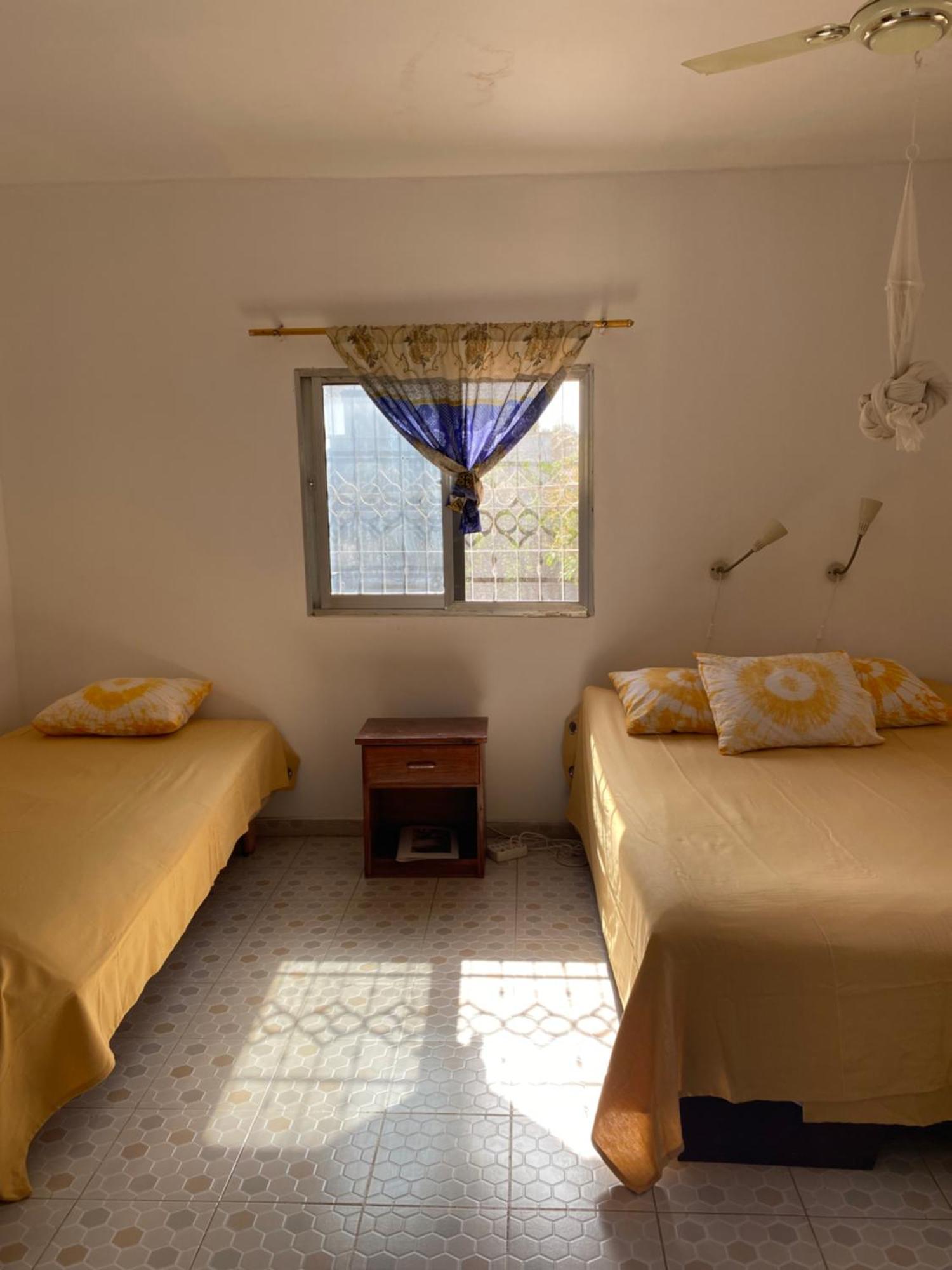 Dabo House Hotel Brufut Екстериор снимка