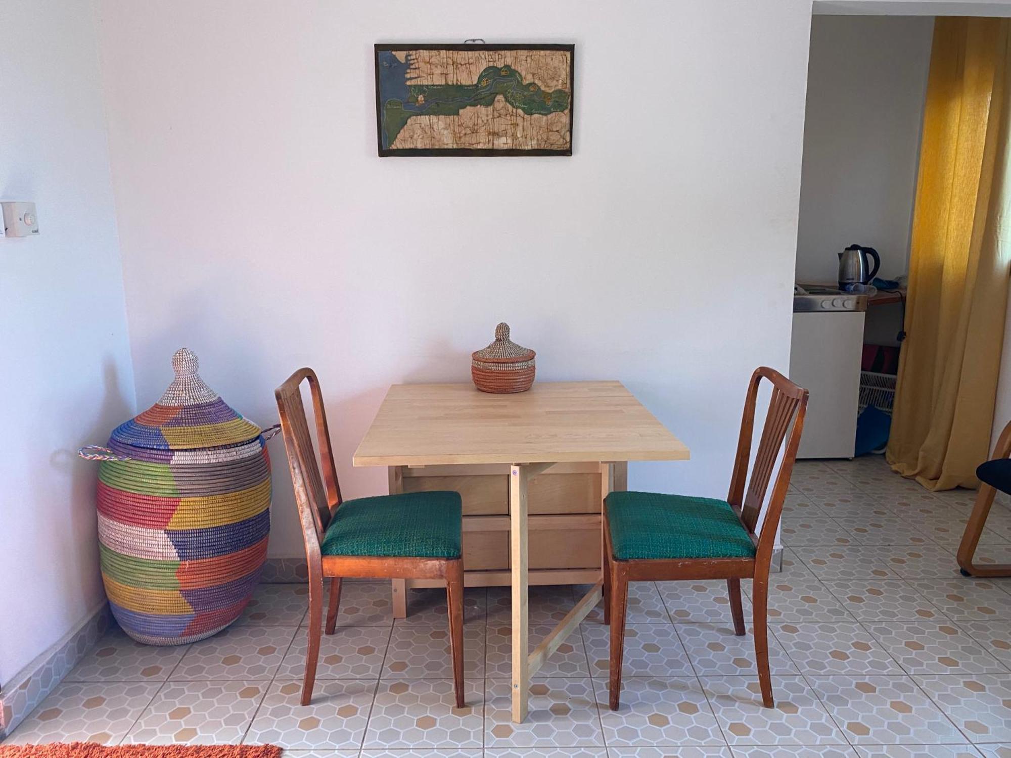 Dabo House Hotel Brufut Екстериор снимка